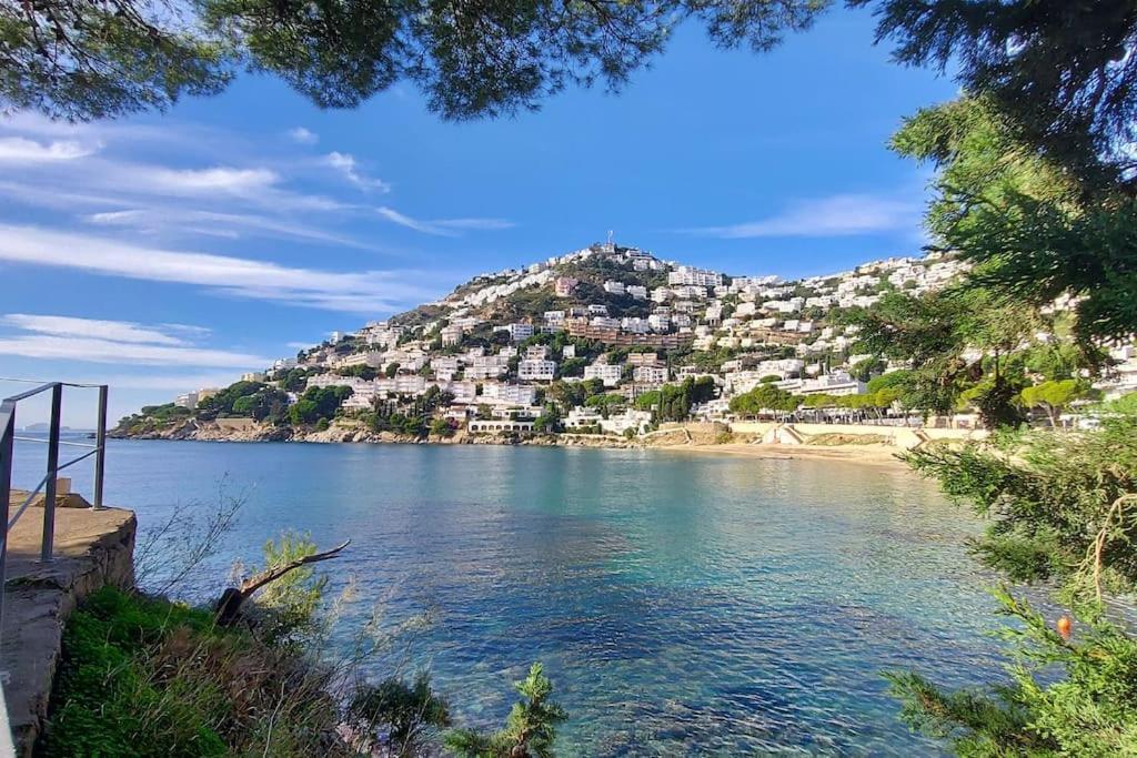 Sunsetmare Vacational Apartment Roses Esterno foto