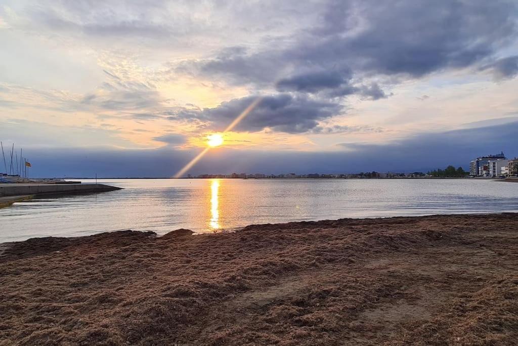 Sunsetmare Vacational Apartment Roses Esterno foto