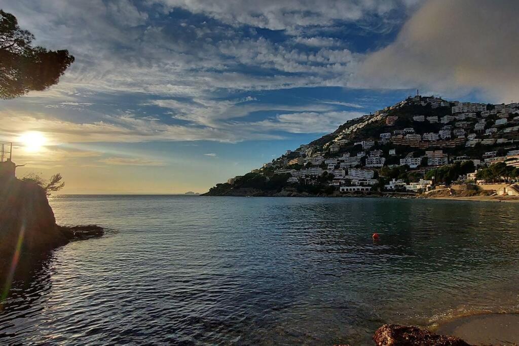 Sunsetmare Vacational Apartment Roses Esterno foto